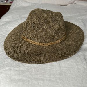 SUN HAT size O/S fits all.